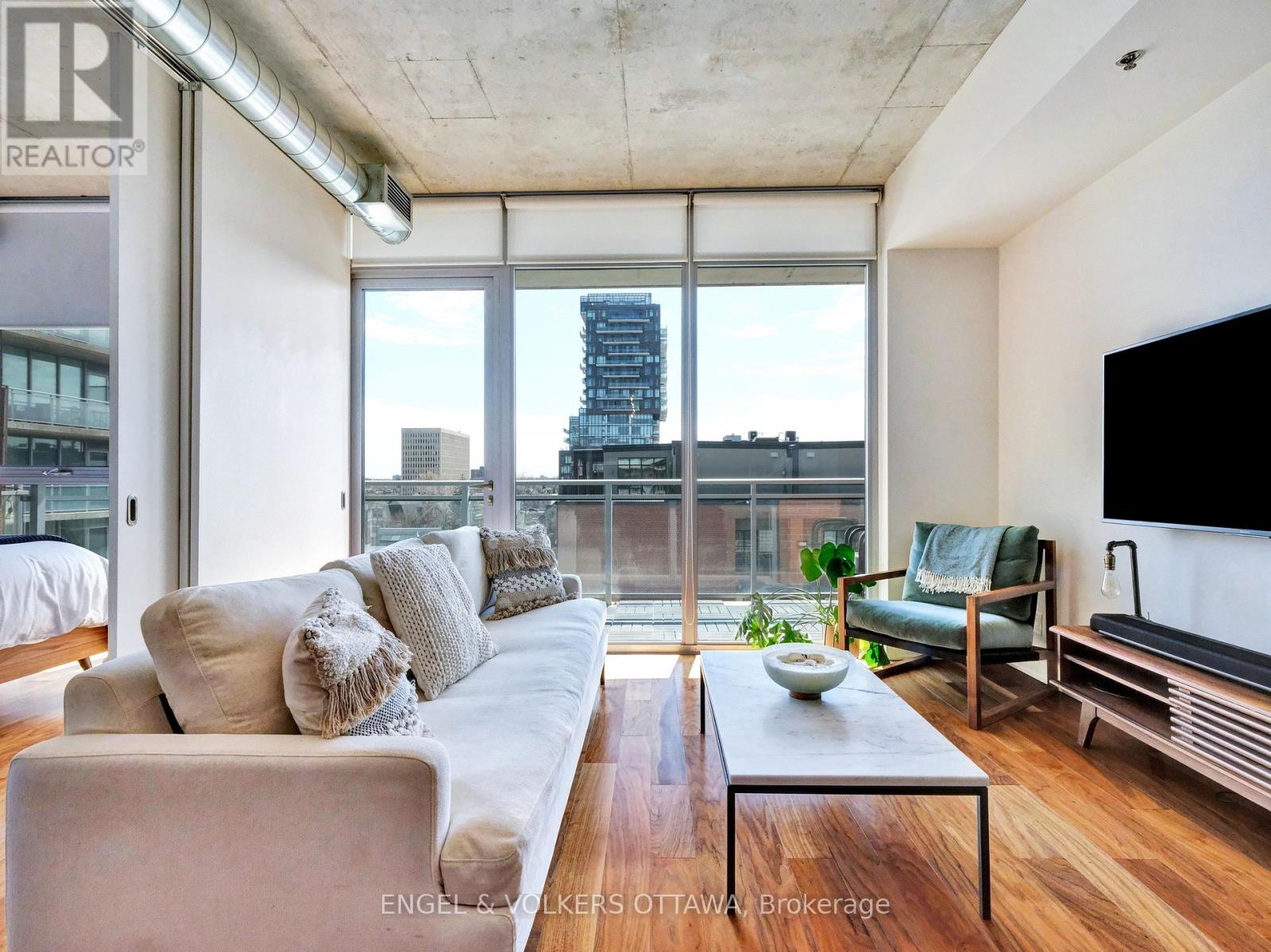 516 - 360 Mcleod Street