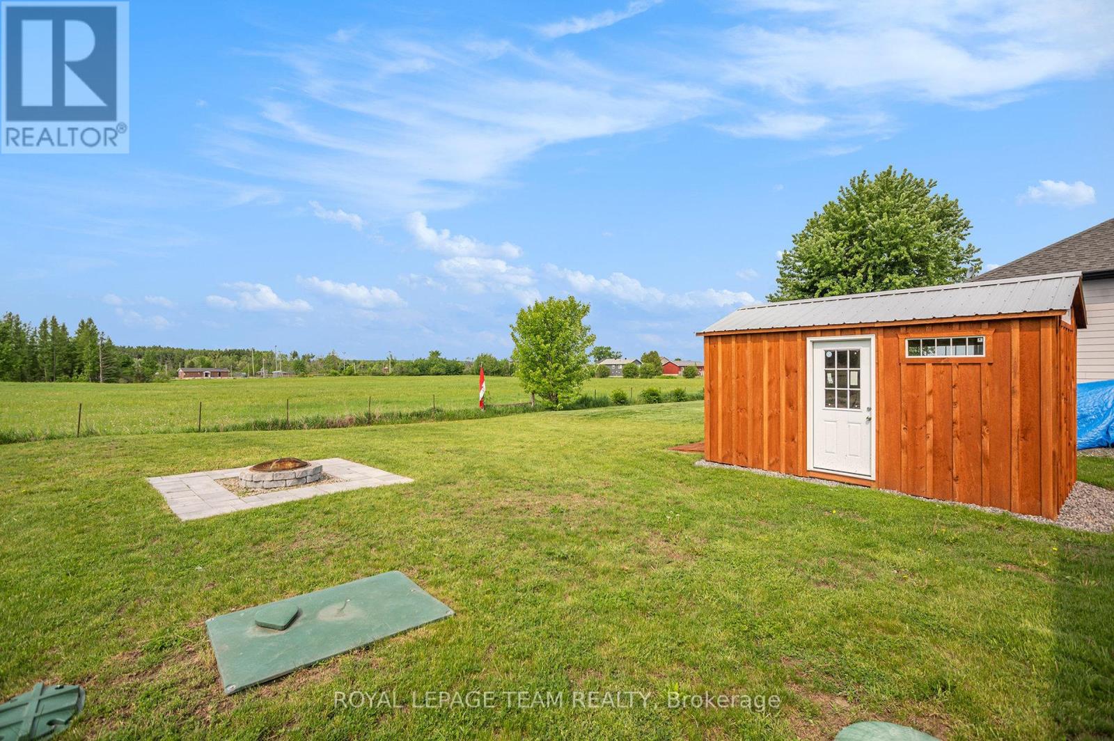 2833 Dunrobin Road