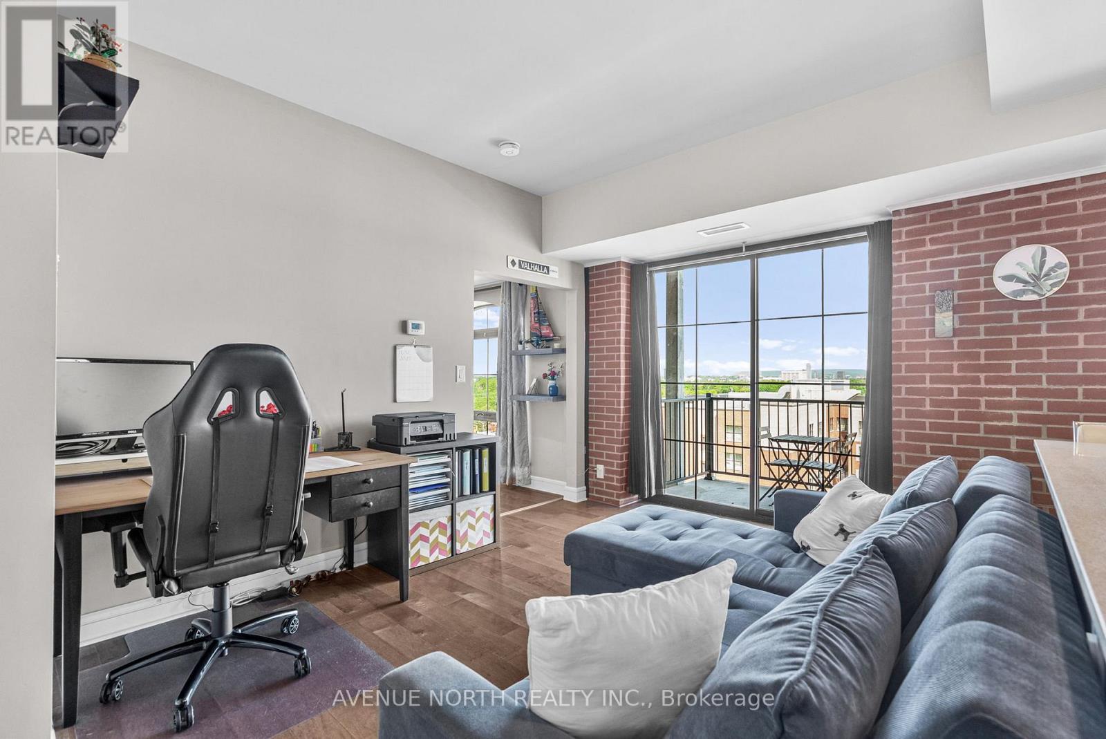 806 - 555 Anand Private