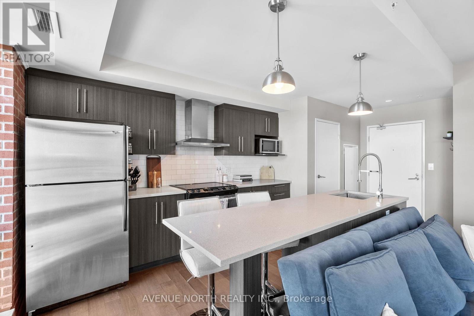 806 - 555 Anand Private