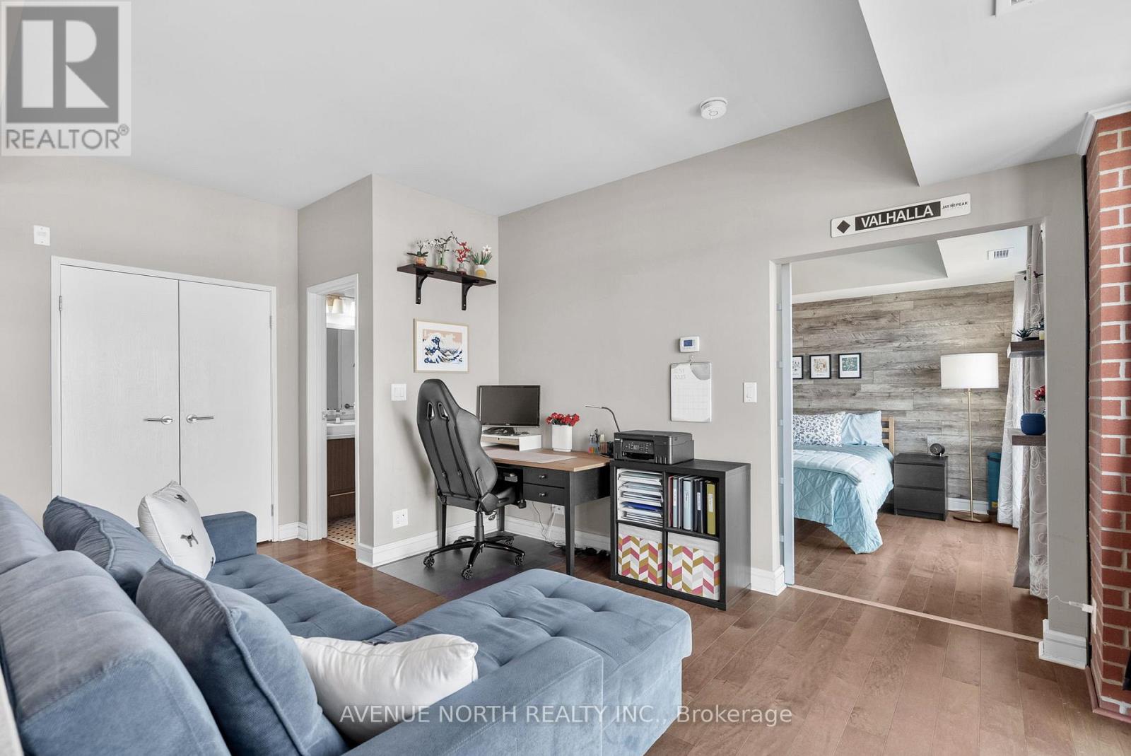806 - 555 Anand Private