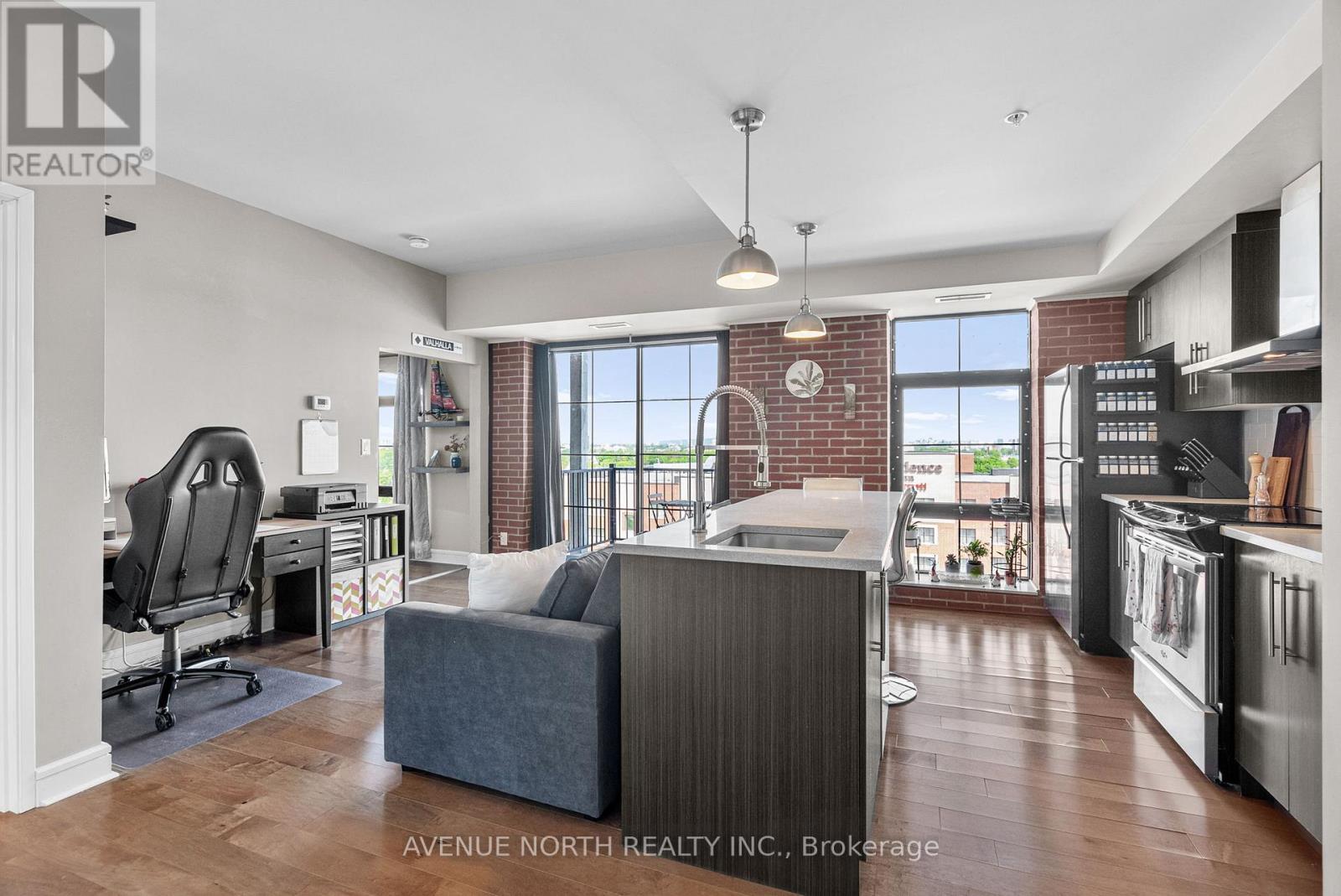 806 - 555 Anand Private