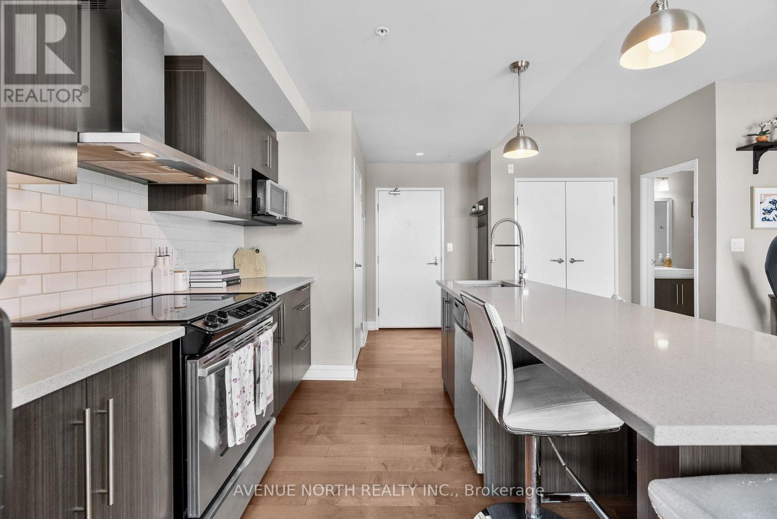 806 - 555 Anand Private