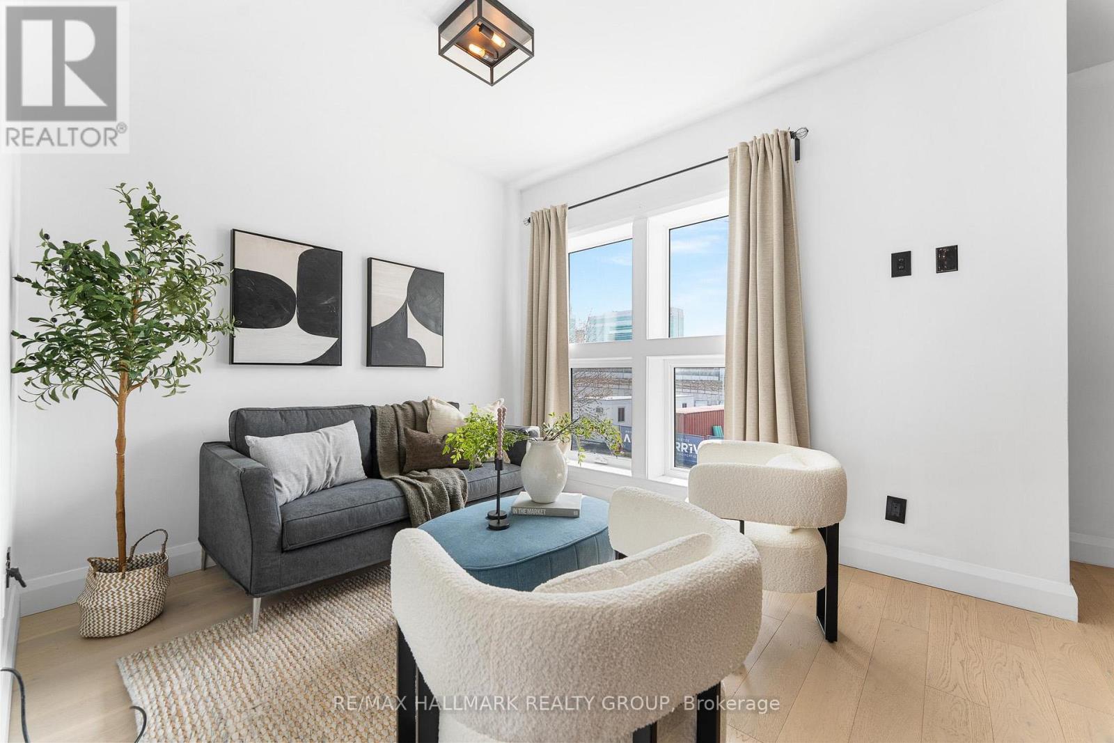 469 Booth Street