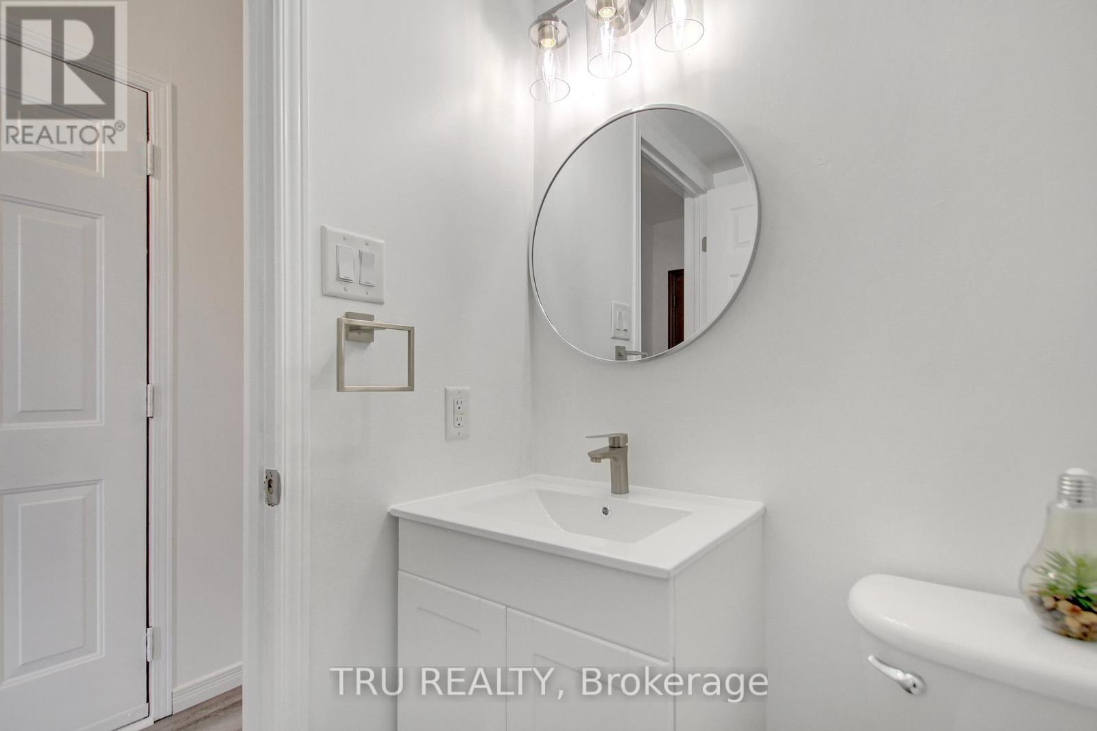 133 Kinross Private