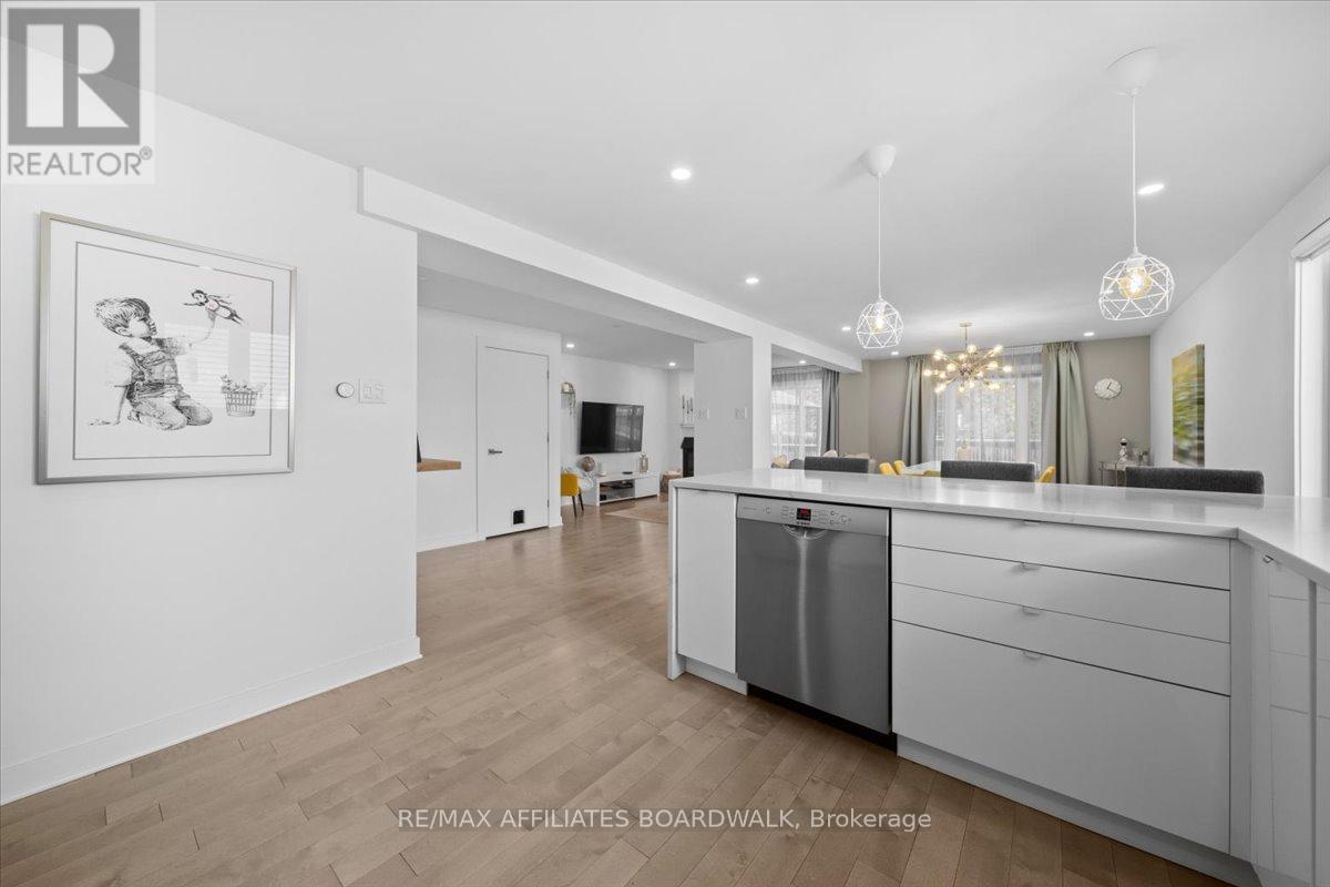 423 Viewmount Drive