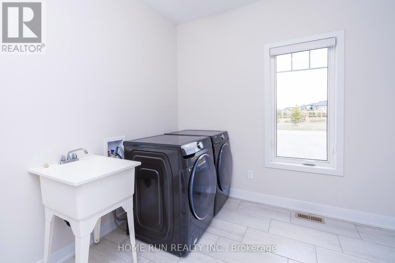 212 Summerview Terrace