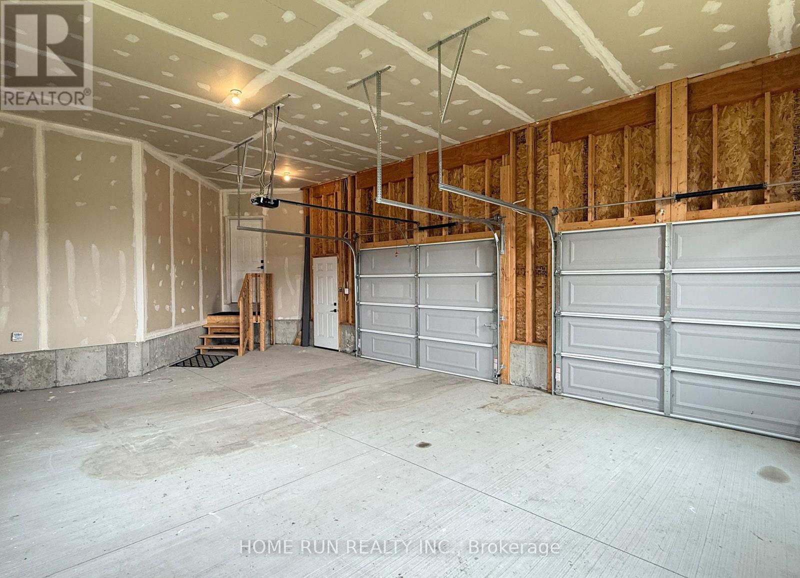 212 Summerview Terrace