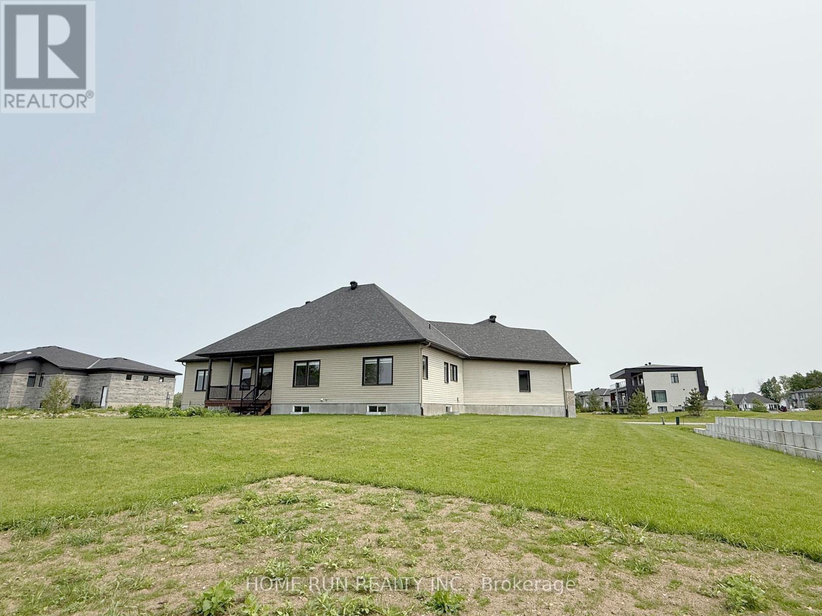 212 Summerview Terrace