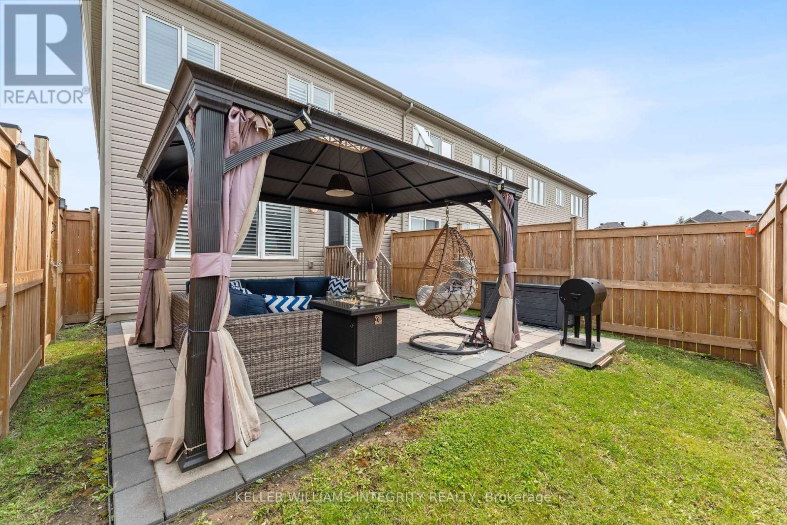 322 Lipizzaner Street