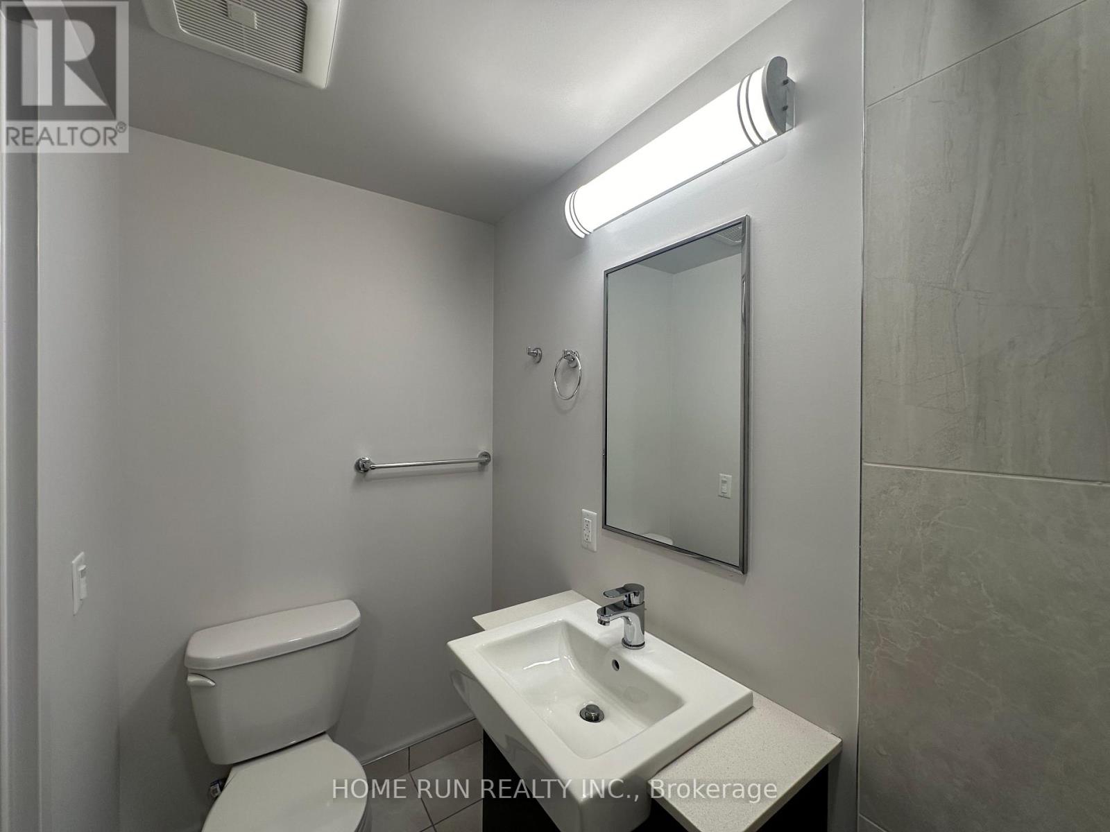 1911 - 105 Champagne Avenue