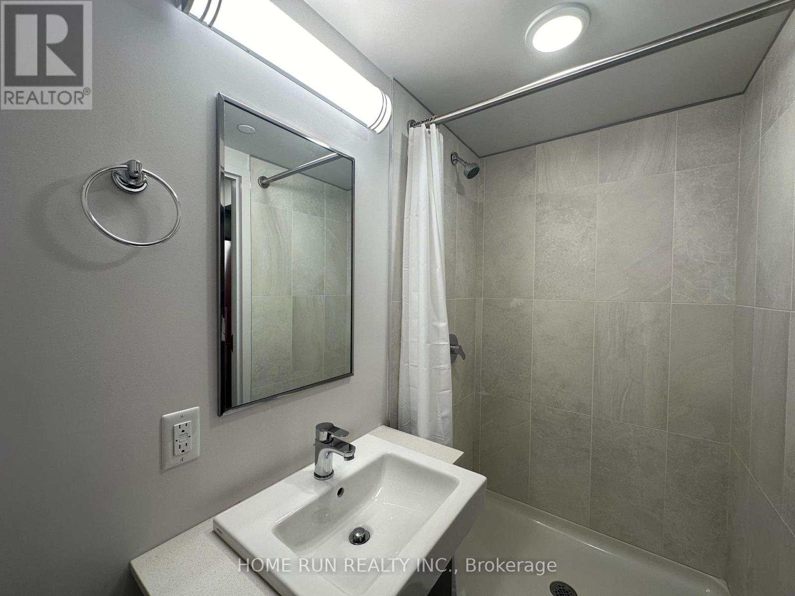 1911 - 105 Champagne Avenue