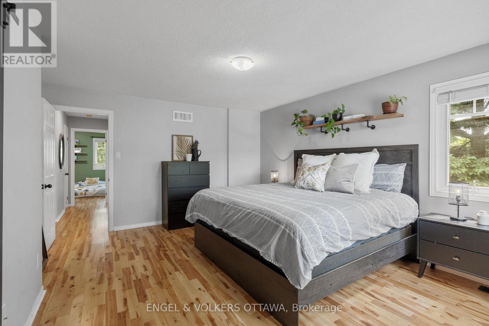 92 Markland Crescent