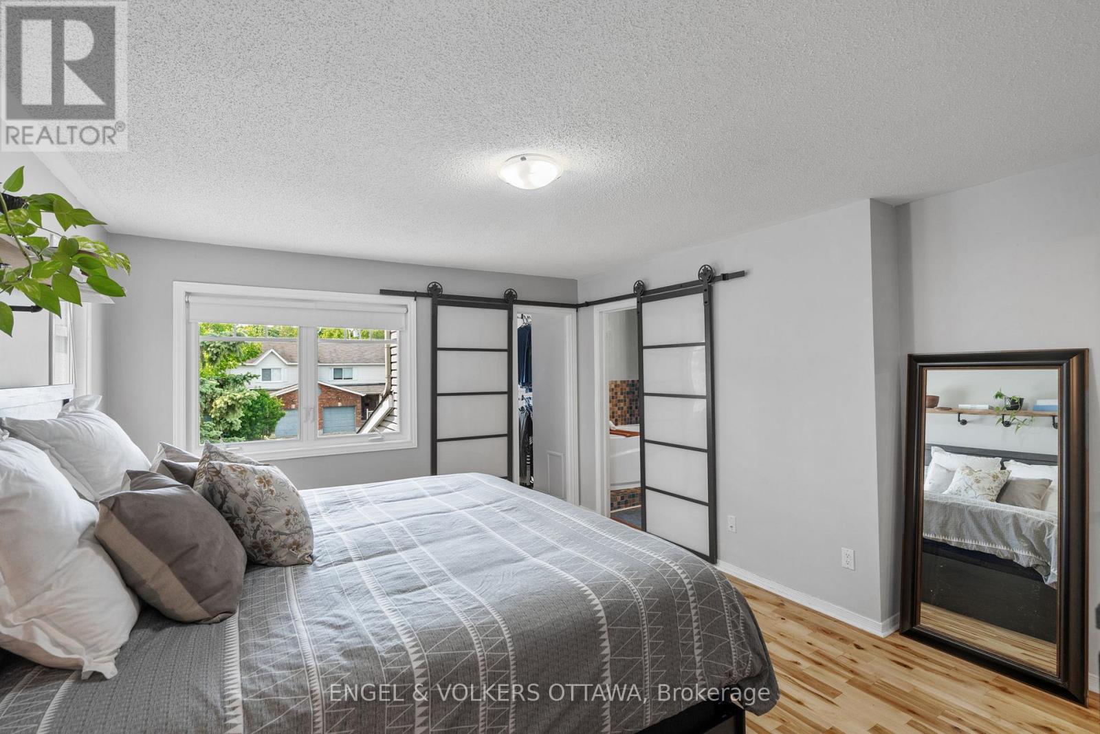 92 Markland Crescent