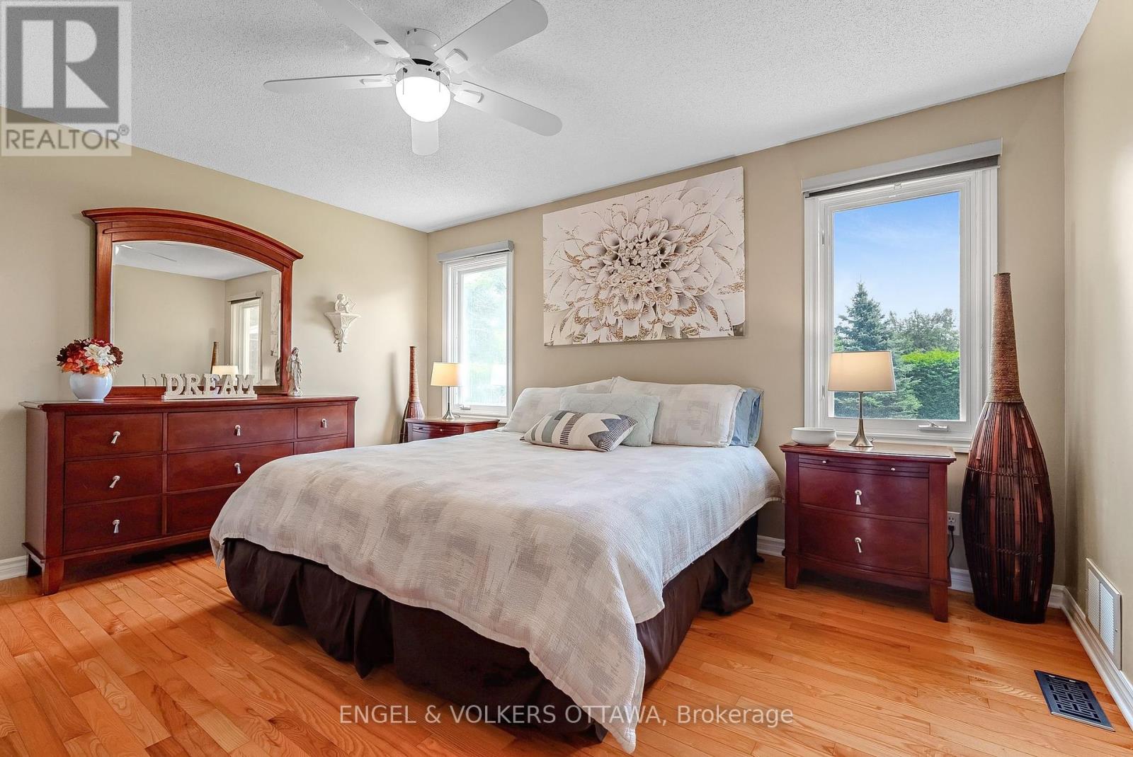 6978 Aldergrove Way