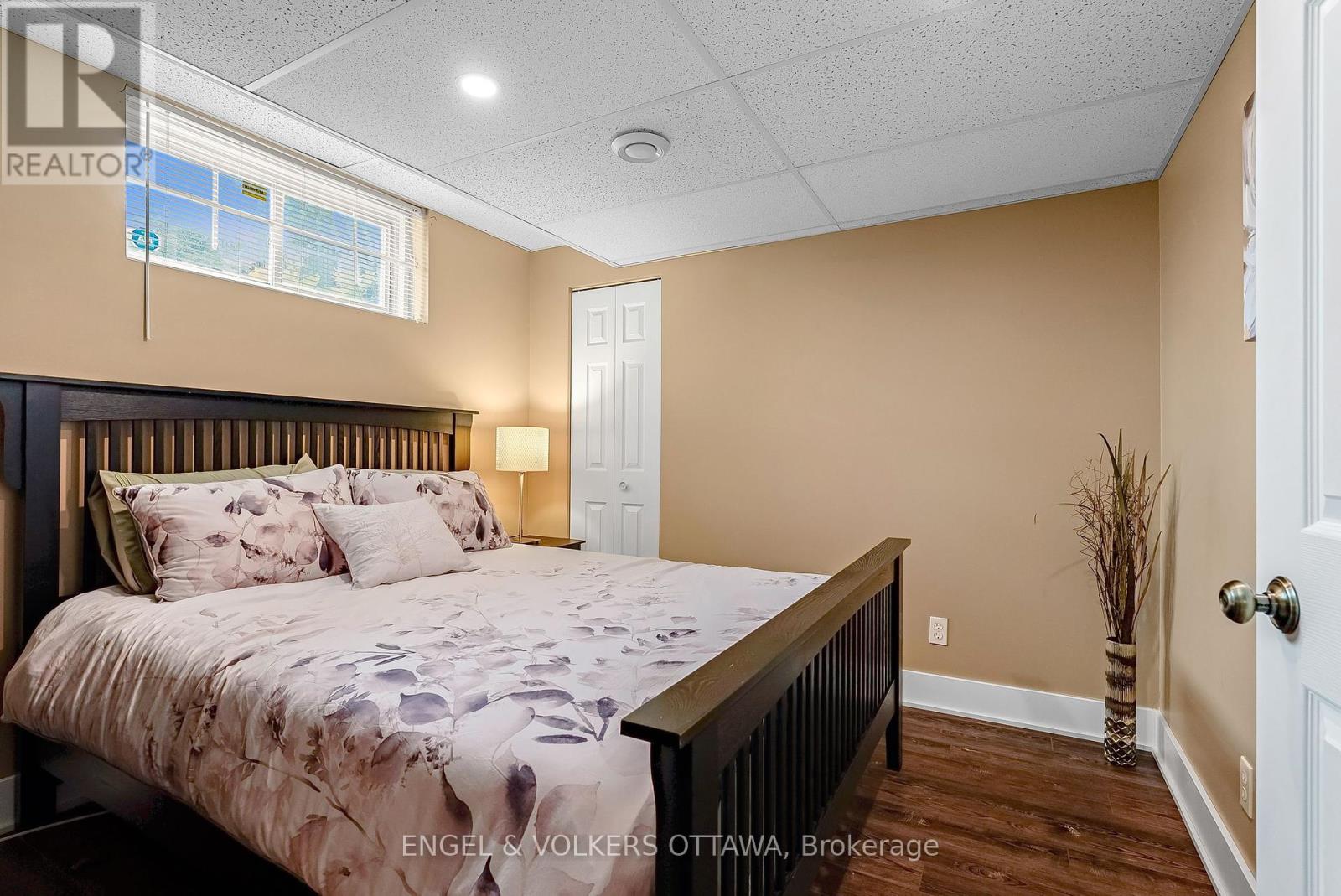 6978 Aldergrove Way