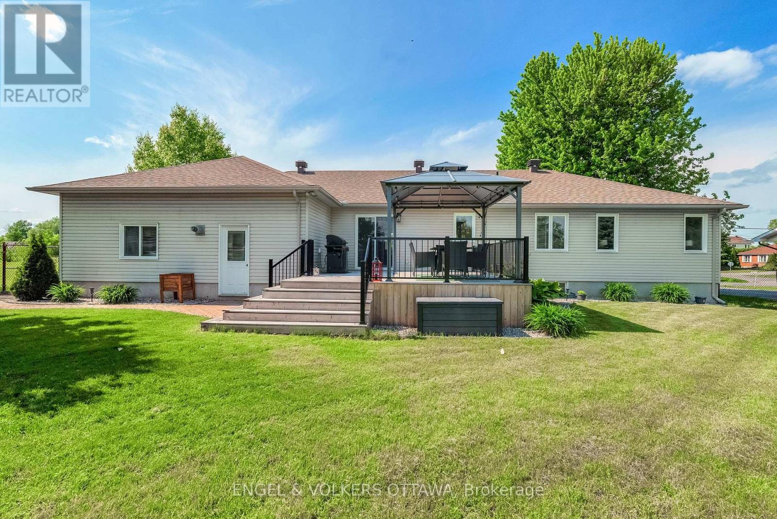 6978 Aldergrove Way