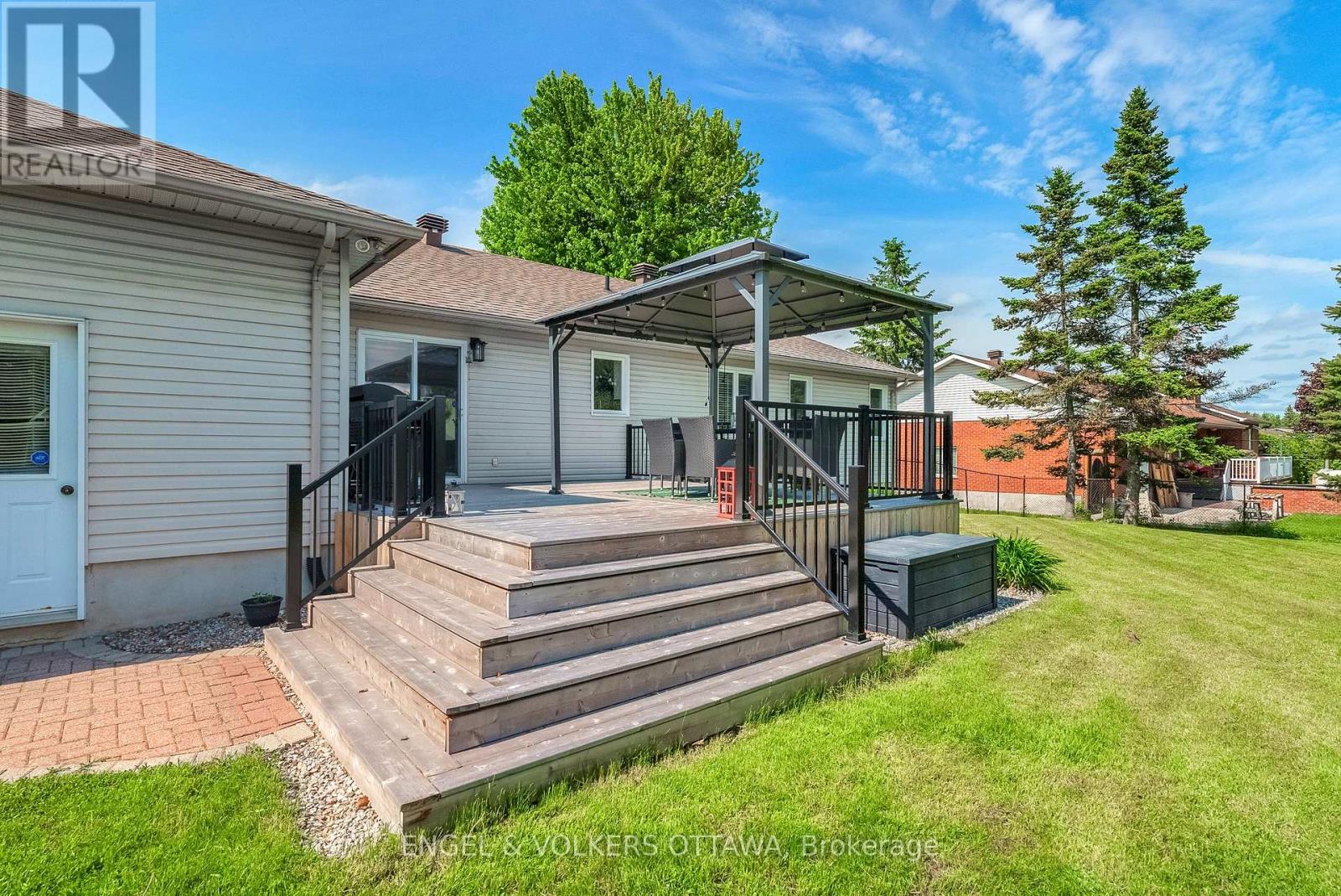 6978 Aldergrove Way
