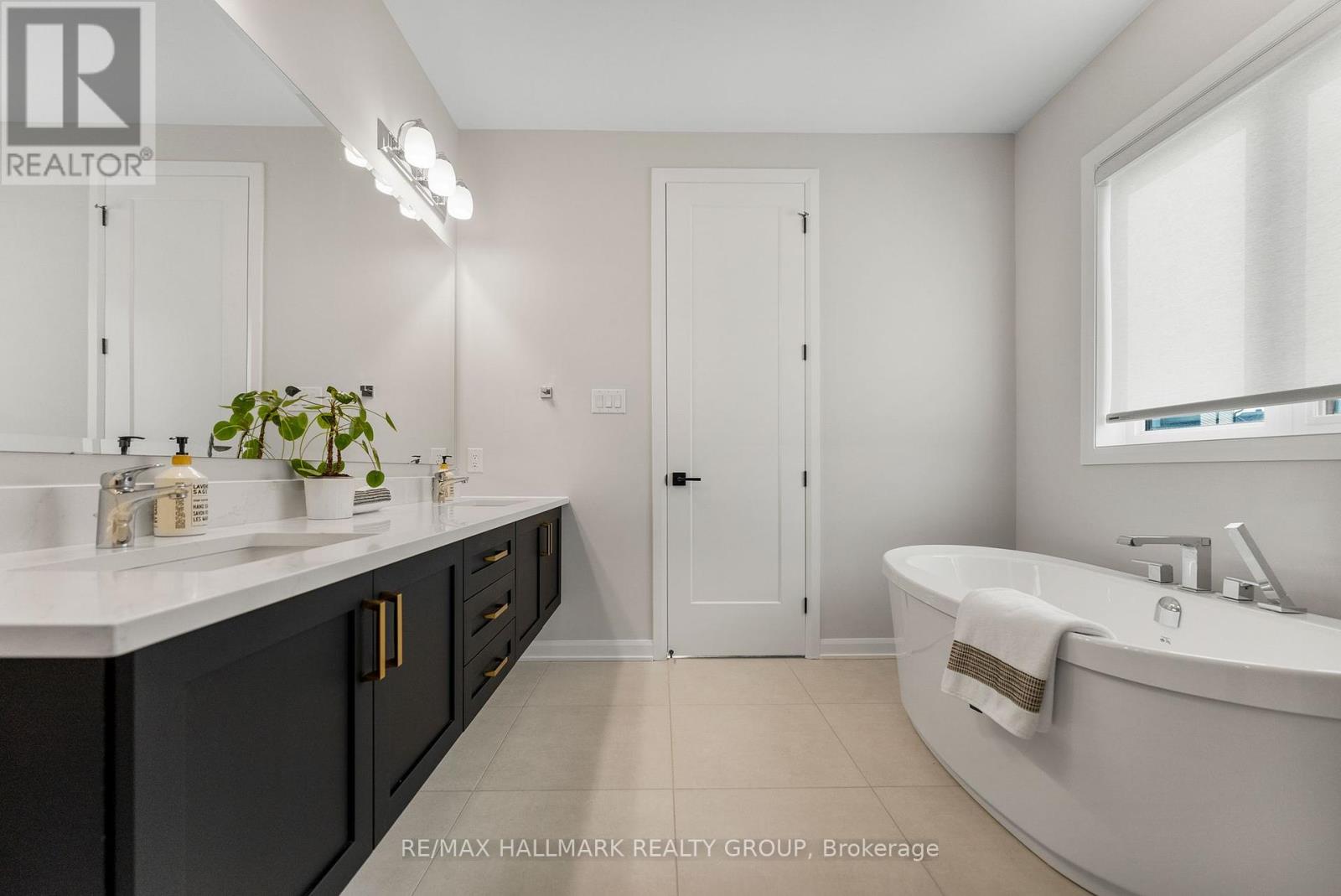 350 Cloyne Crescent