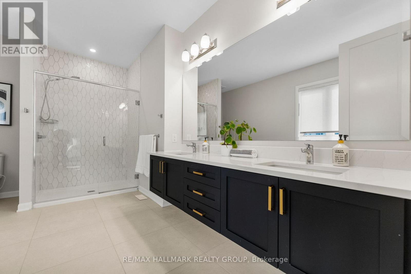 350 Cloyne Crescent