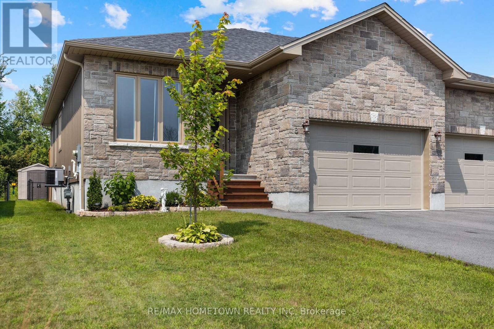 8 Billings Avenue W