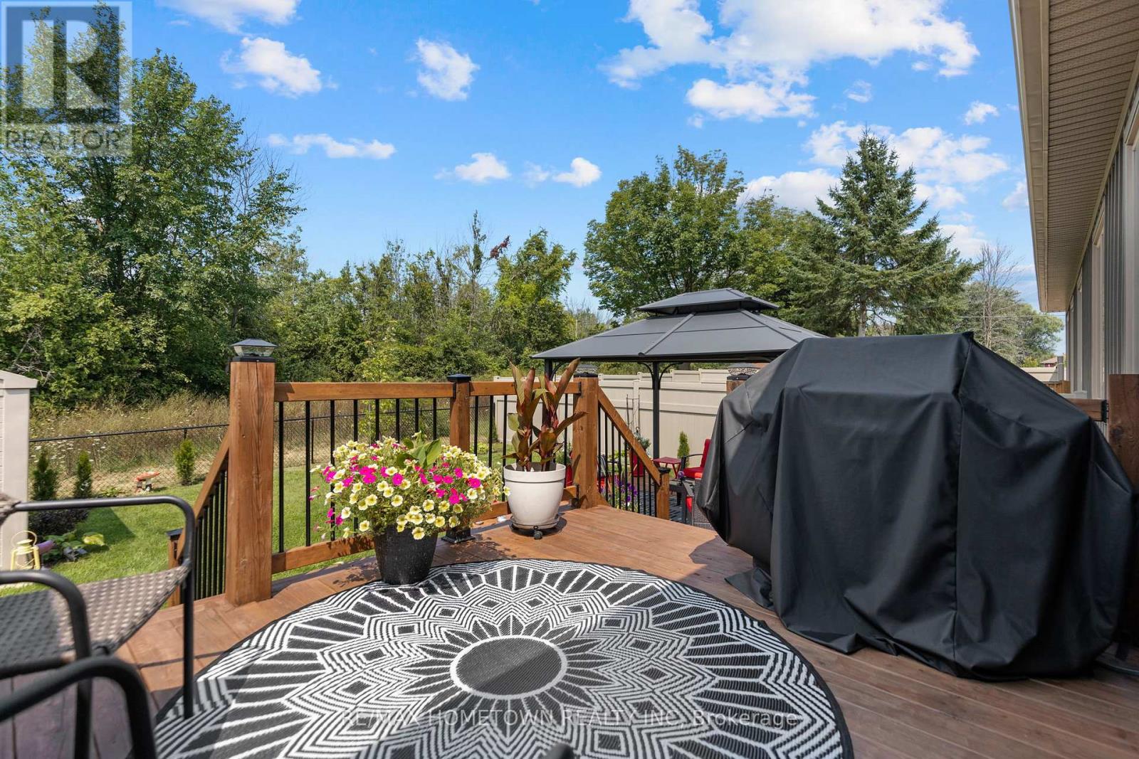 8 Billings Avenue W