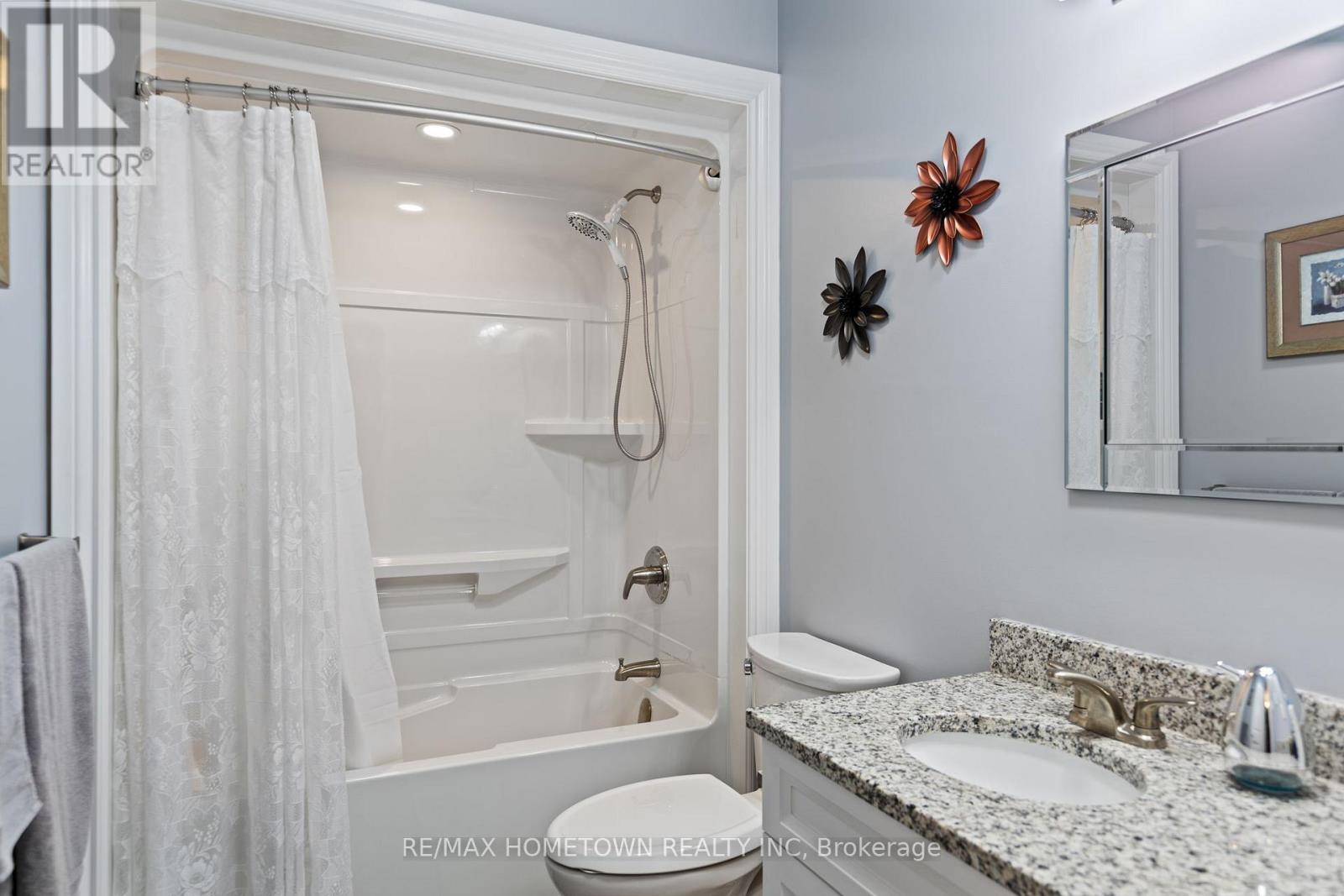 8 Billings Avenue W
