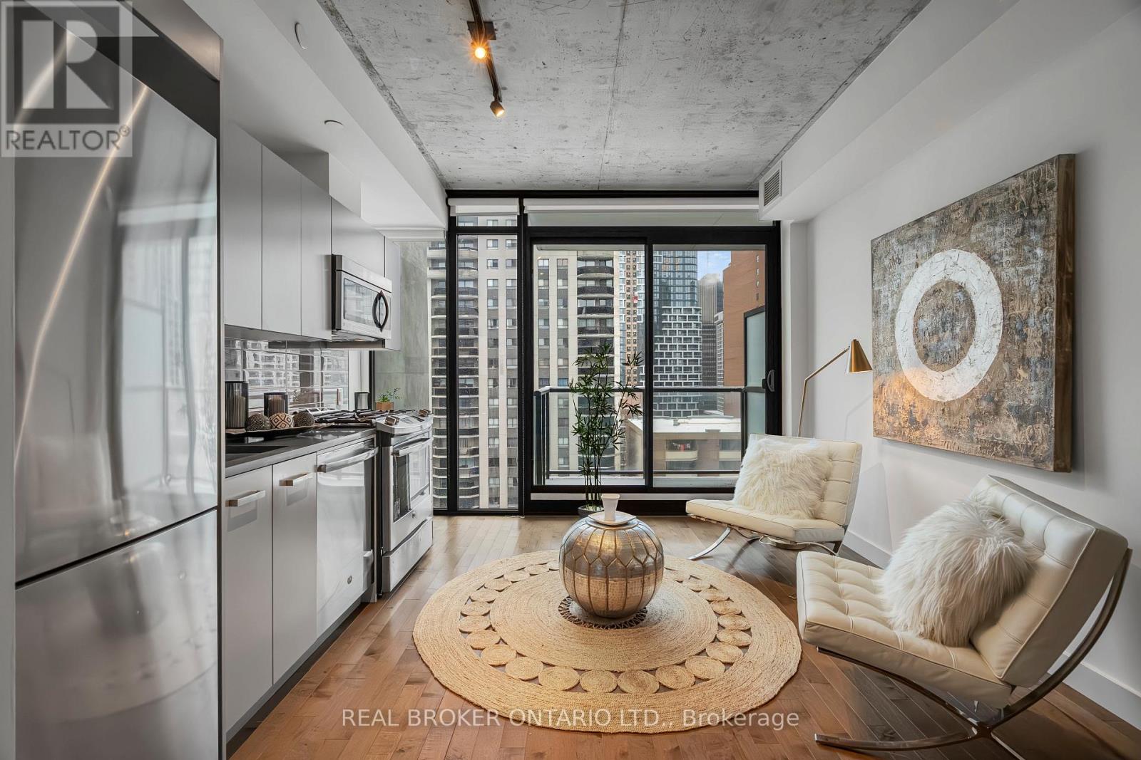1208 - 224 Lyon Street N