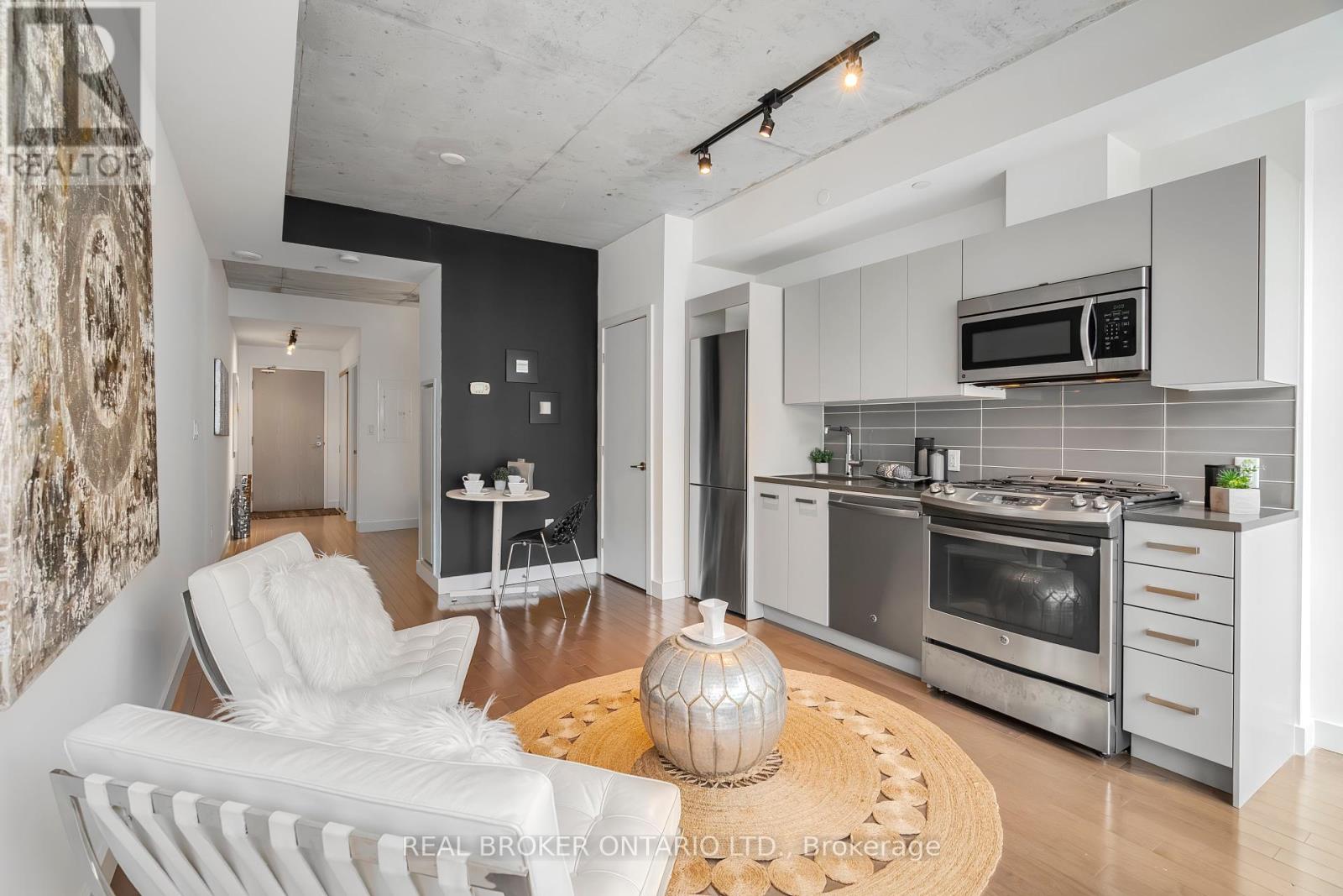 1208 - 224 Lyon Street N