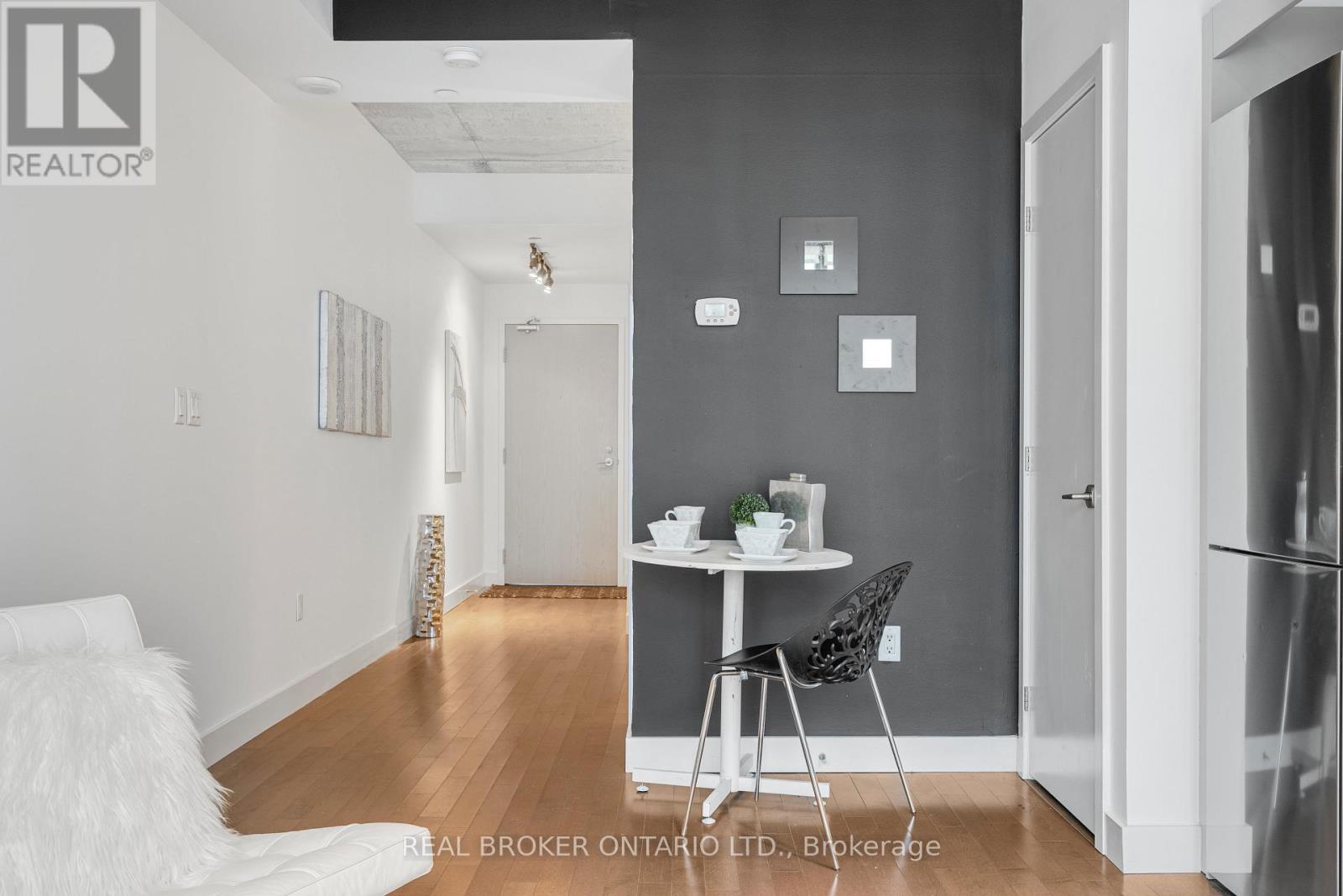 1208 - 224 Lyon Street N