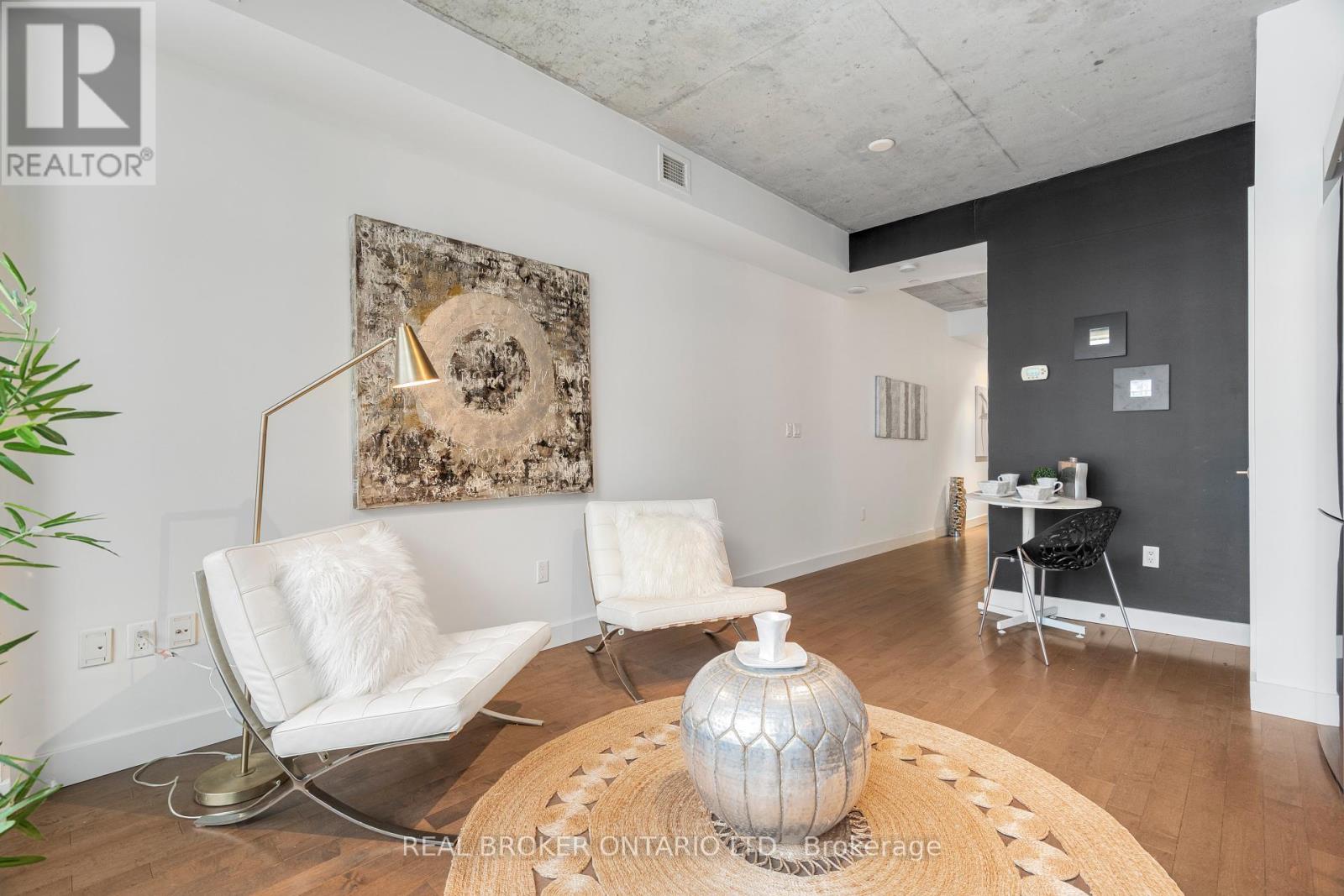 1208 - 224 Lyon Street N