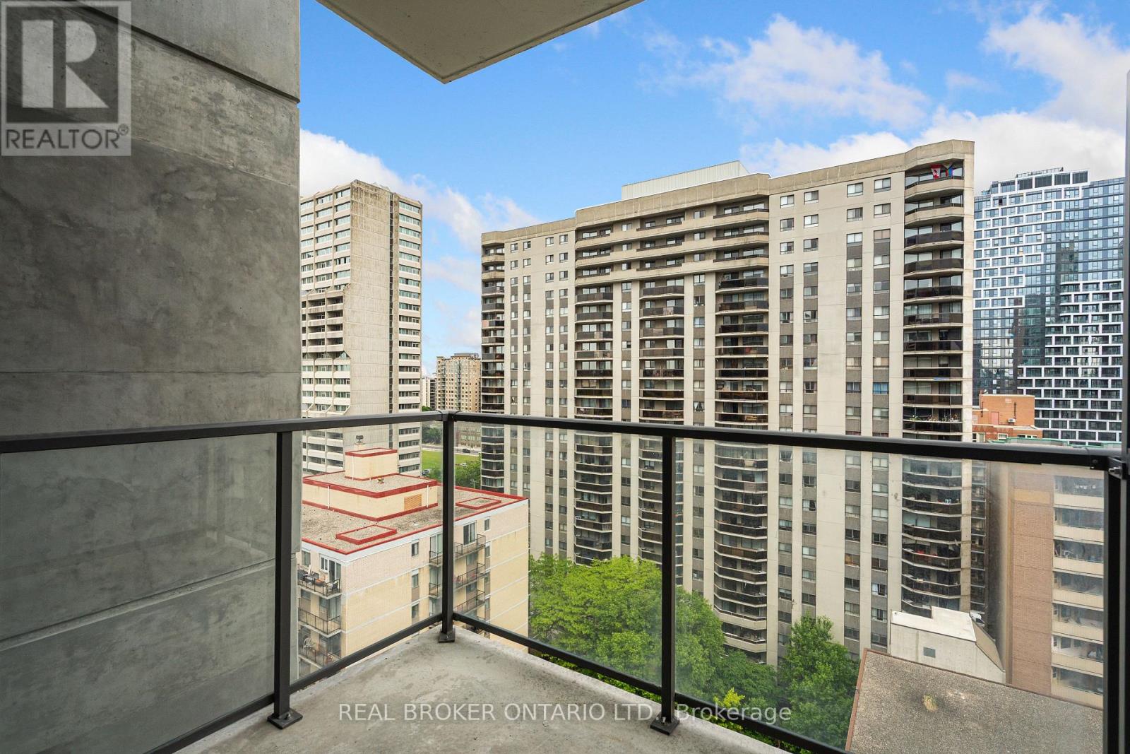 1208 - 224 Lyon Street N