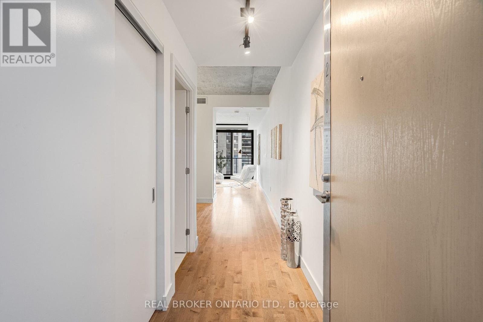 1208 - 224 Lyon Street N