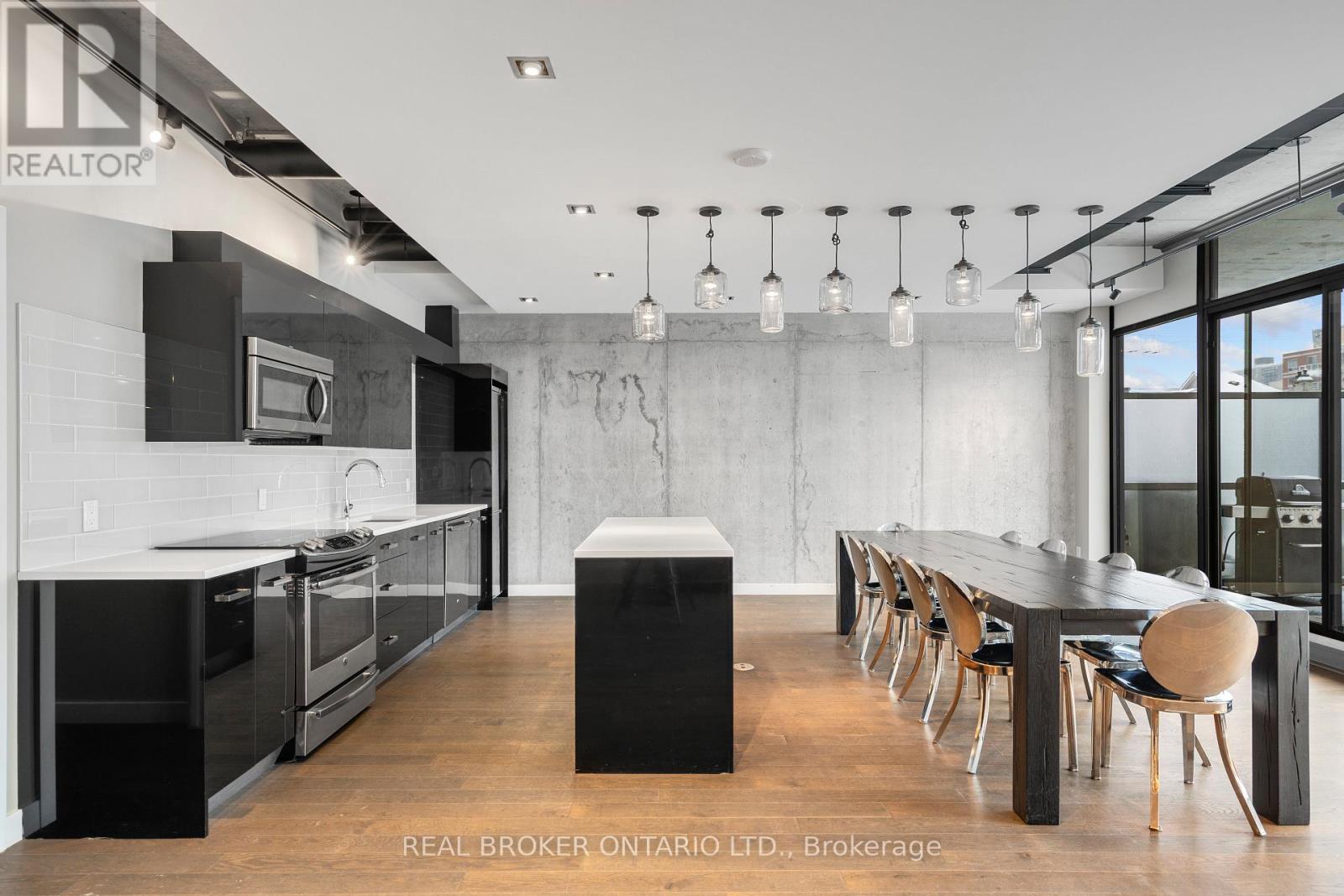 1208 - 224 Lyon Street N