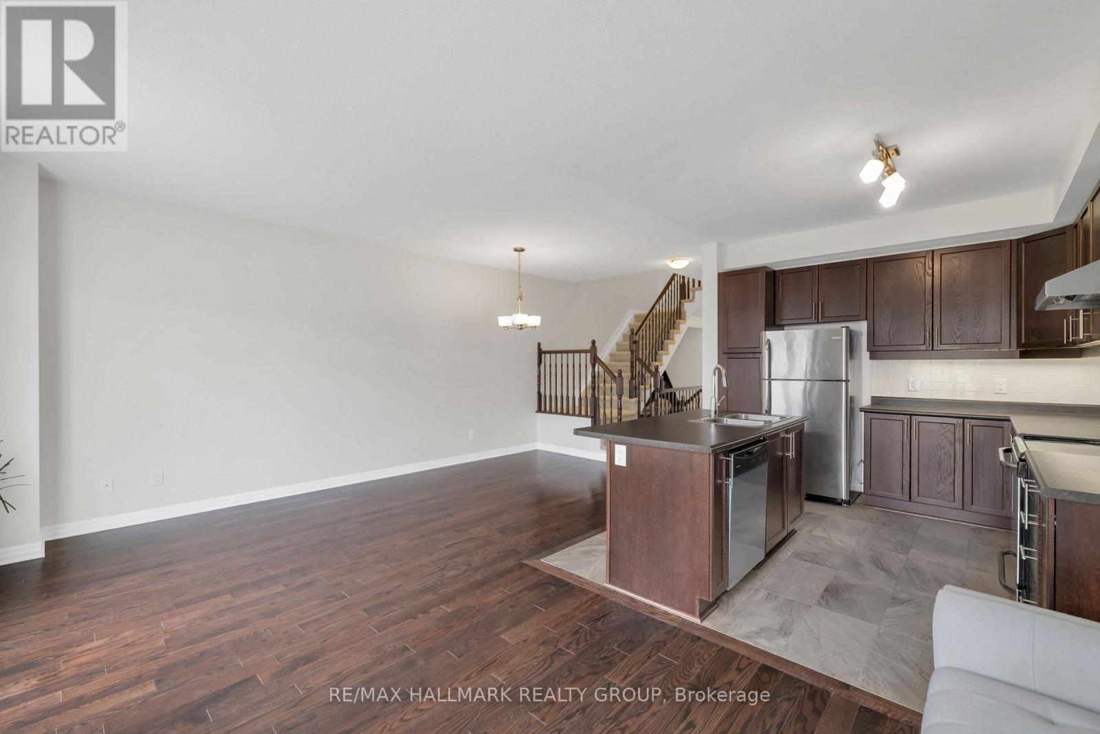 1022 Cobble Hill Drive