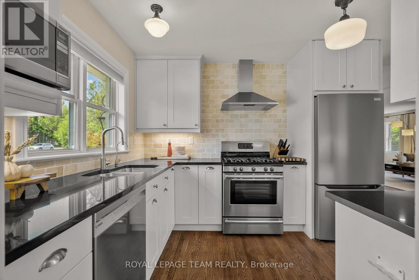 314 Clothier Street W