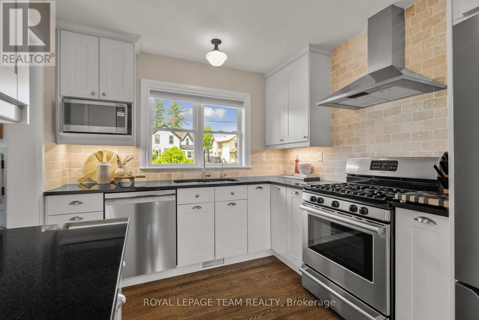314 Clothier Street W