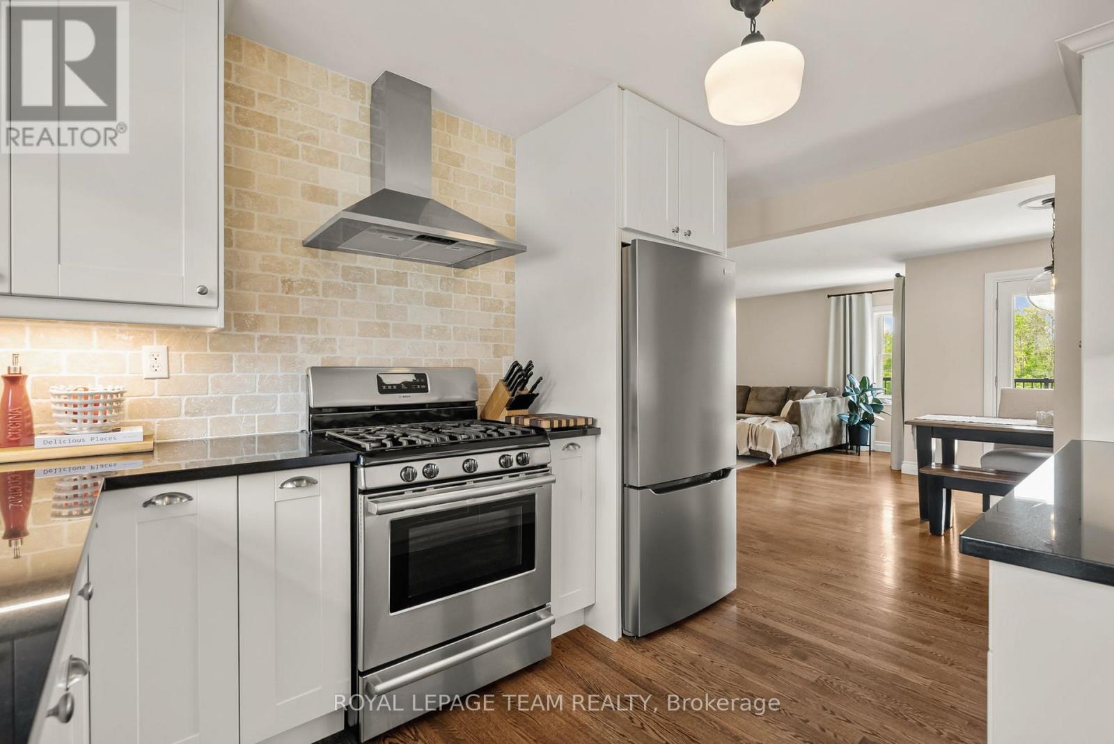 314 Clothier Street W