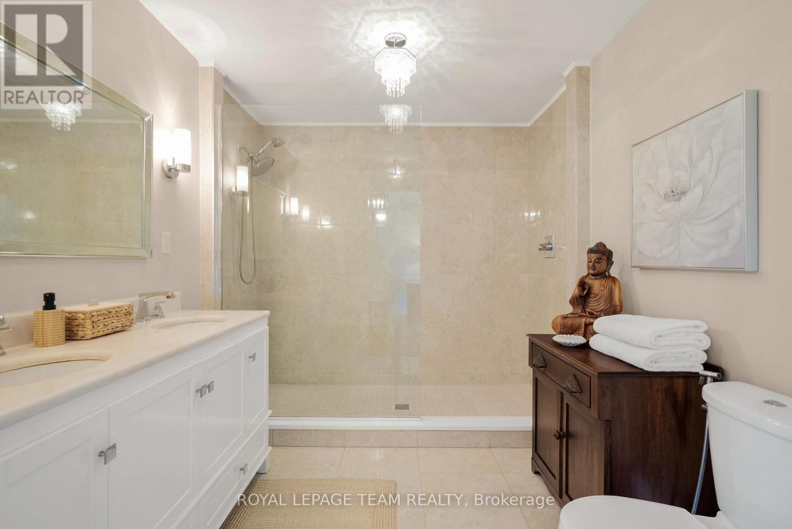 314 Clothier Street W