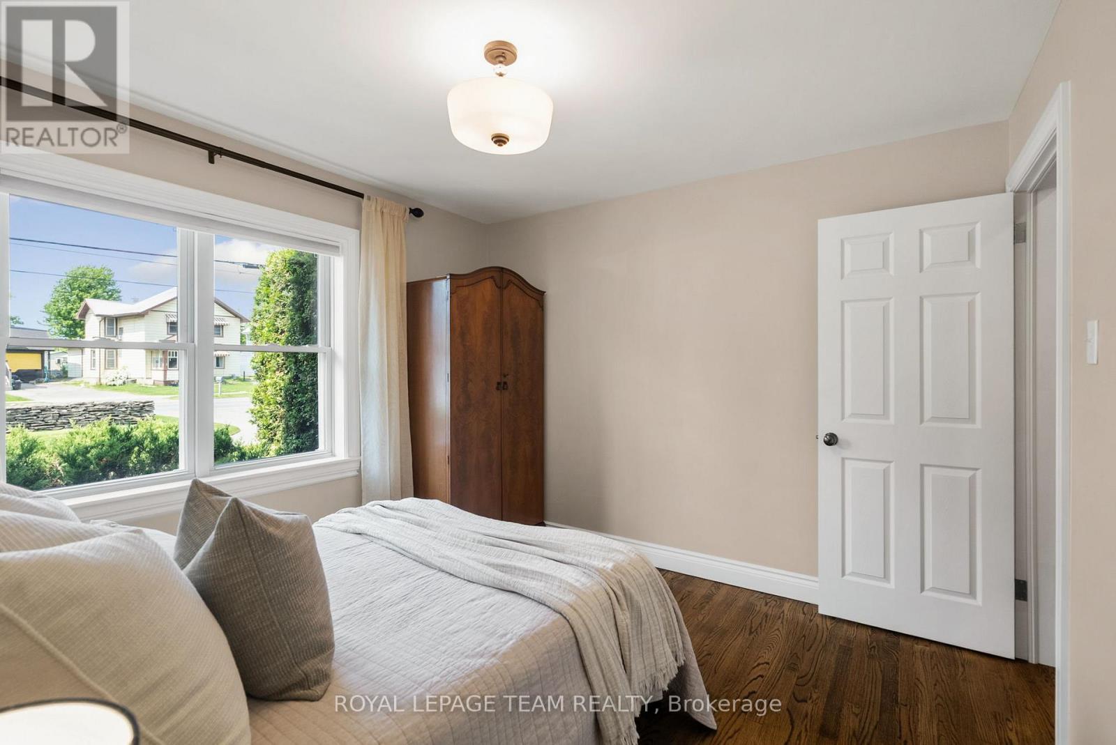 314 Clothier Street W