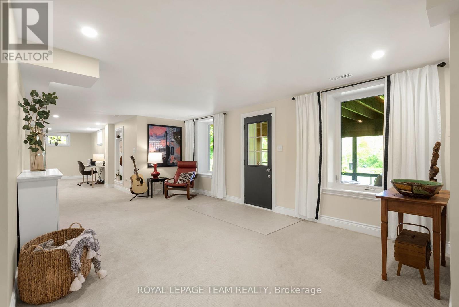 314 Clothier Street W
