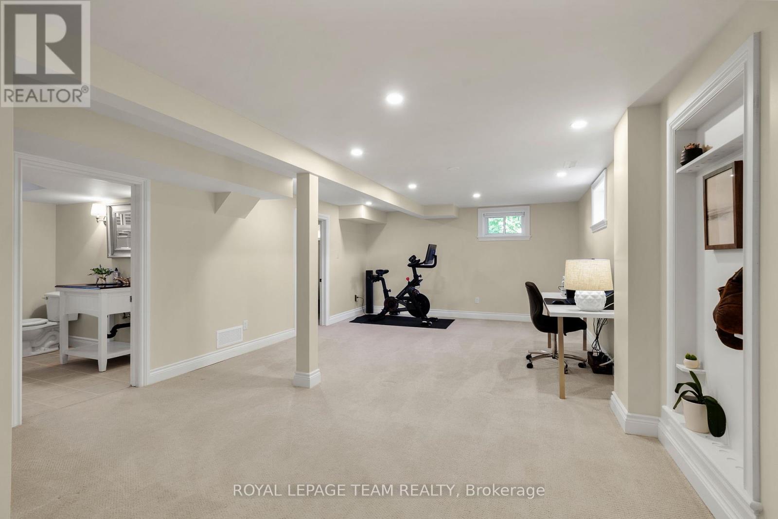 314 Clothier Street W