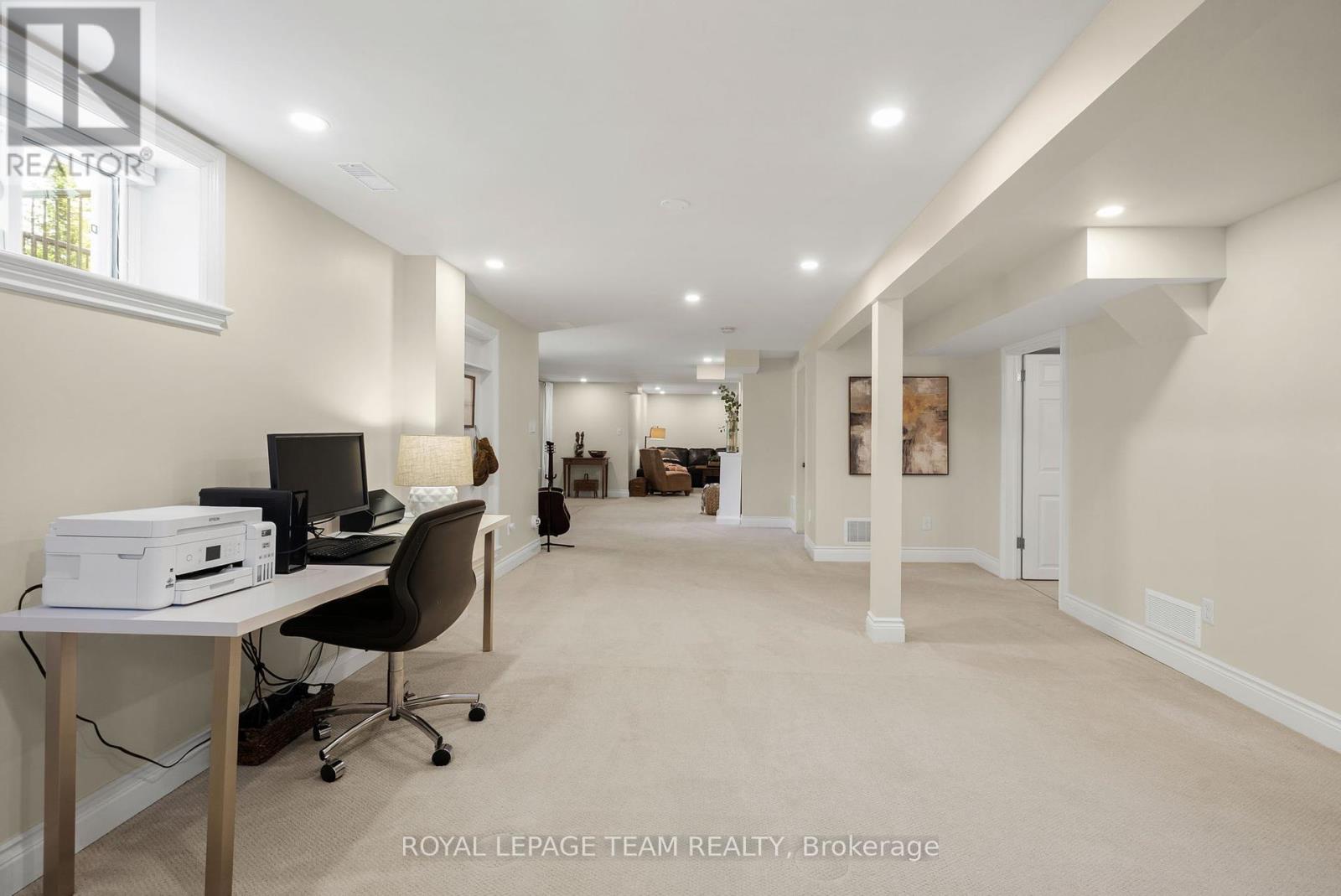 314 Clothier Street W