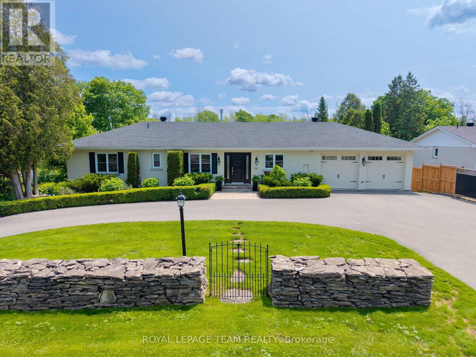 314 Clothier Street W