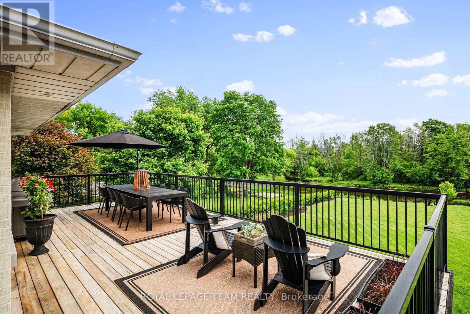 314 Clothier Street W