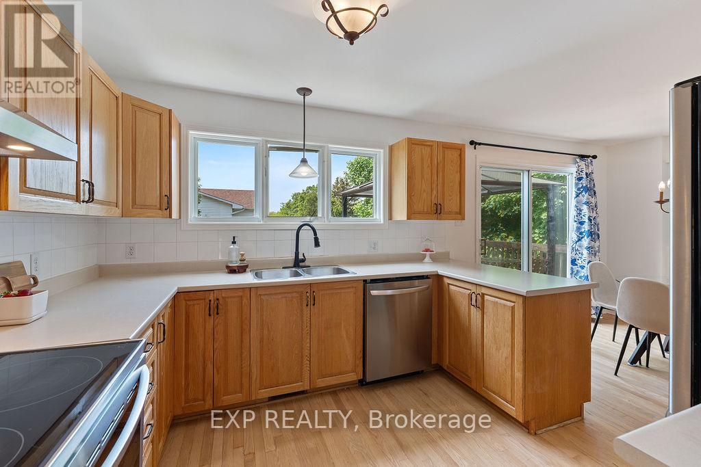 2 Bonnechere Drive