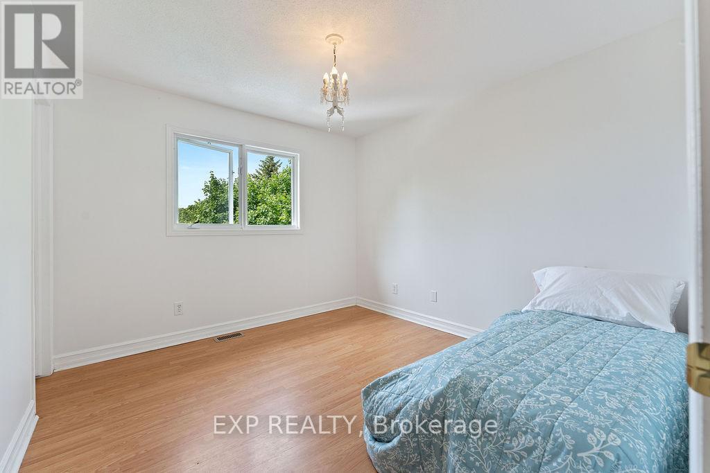 2 Bonnechere Drive