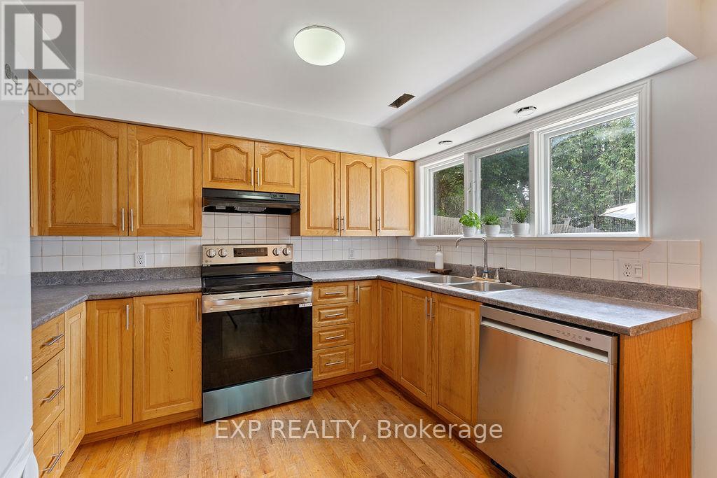 2 Bonnechere Drive