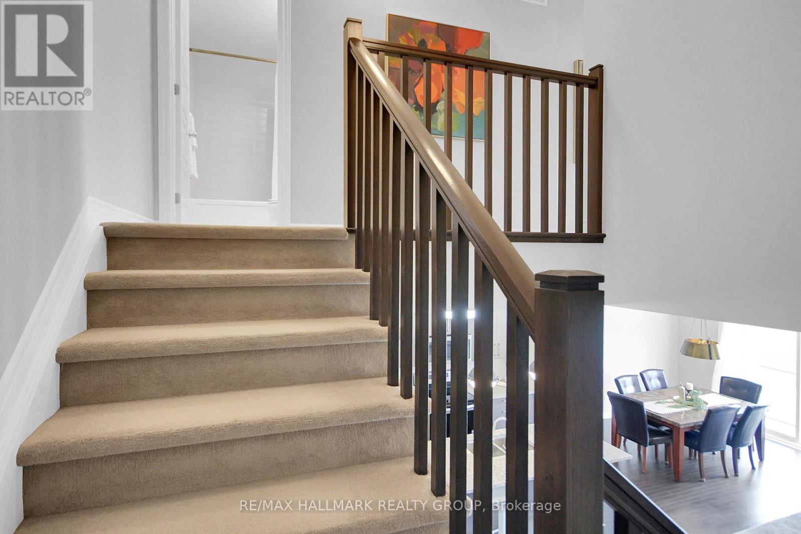 576 Labrador Crescent
