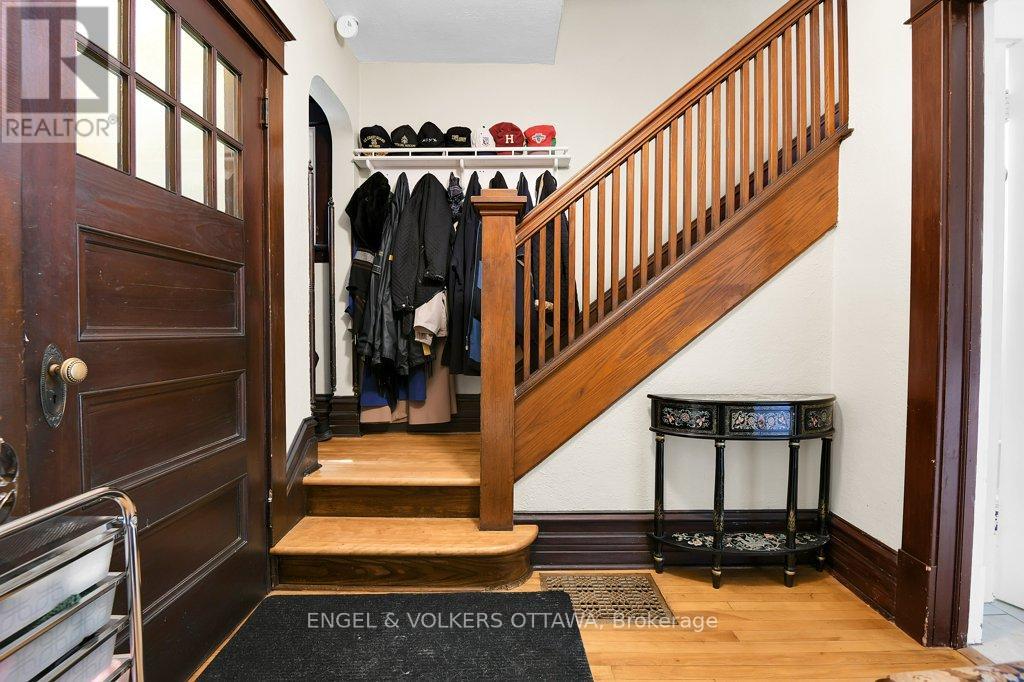 141 Minto Place